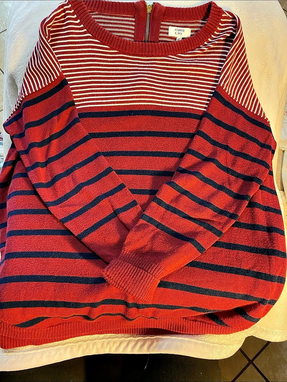 crown & ivy Striped Crewneck Sweater in Red & Blue Size Medium